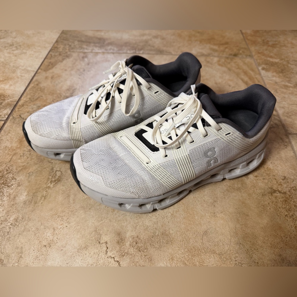 On Running Cloudgo Shoes - size 7.5